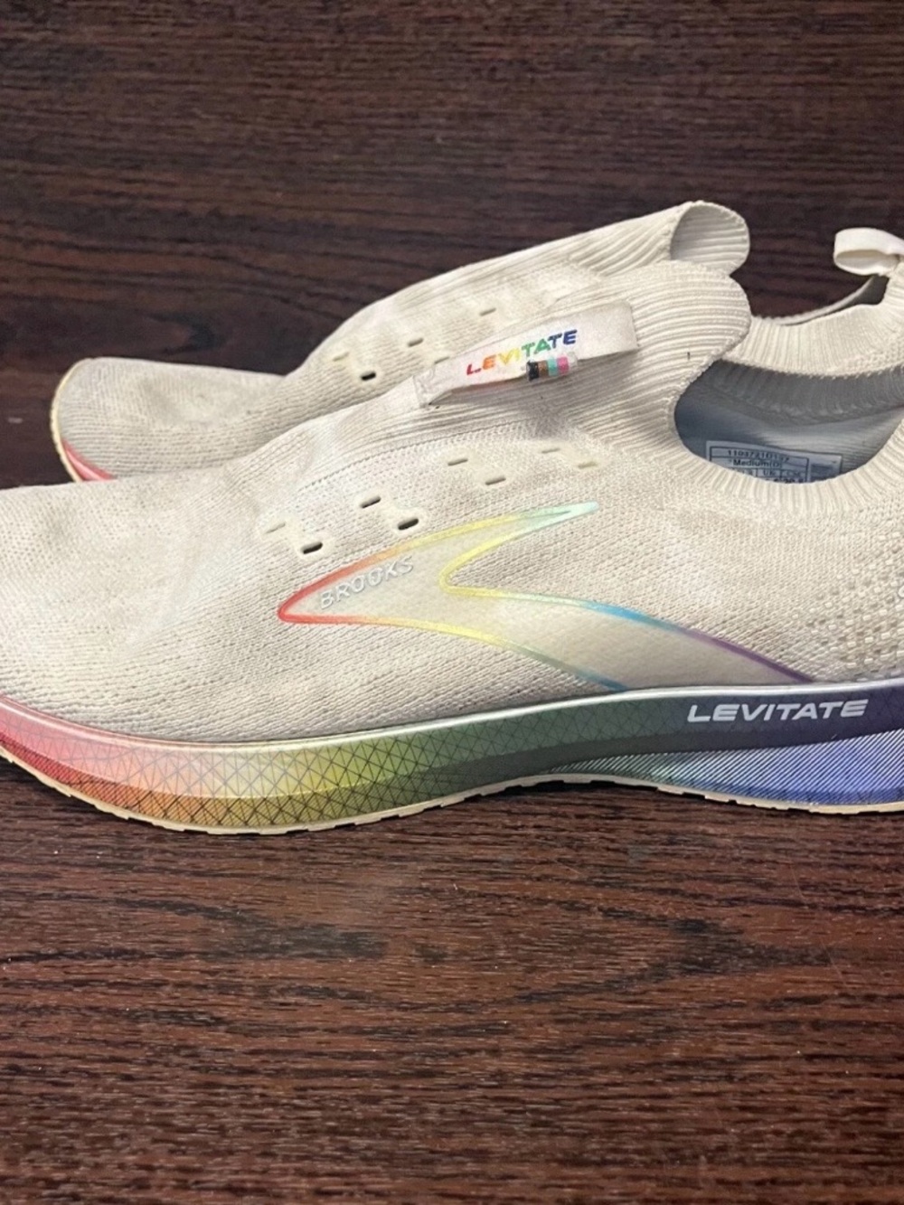 Brooks Men’s Levitate 5 Rainbow Run Proud Running Shoes! Size 11.5 Medium D!
